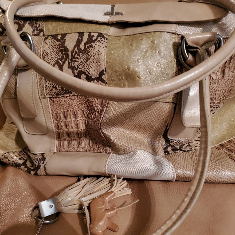 Bueno Handbag